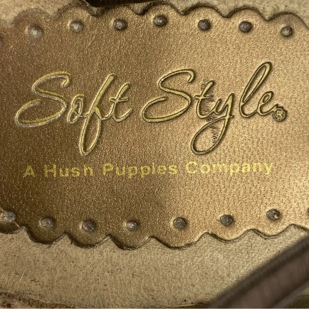 Soft Style size 8.5 Women’s Brown Espadrille Wedge Sandals